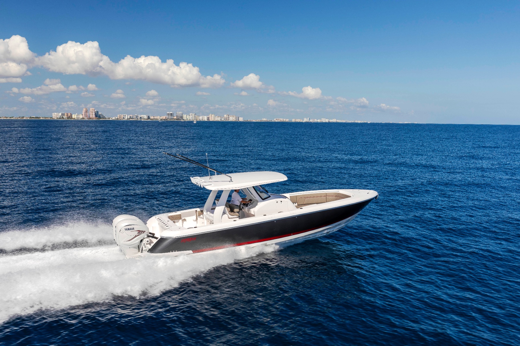 Intrepid 345 NOMAD SE — 34′ 6″ Center Console | Intrepid Powerboats